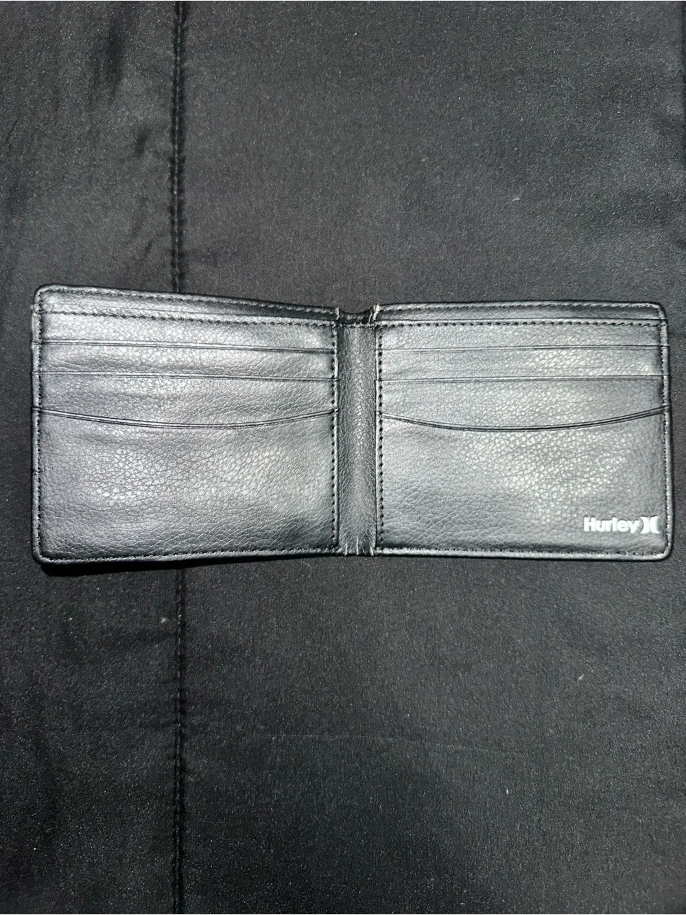 Hurley Men's Bifold Wallet Amazing Condition Vintage Blue Black & White Design